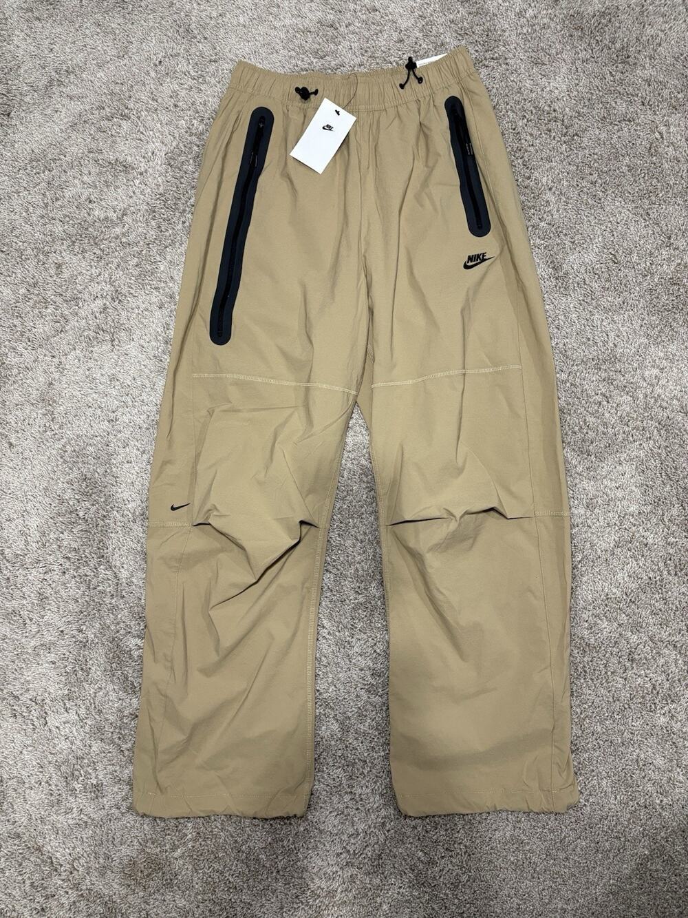 Nike Tech Pack Woven Oversized Parachute Baggy Joggers Khaki Men Sz S HM7158-297